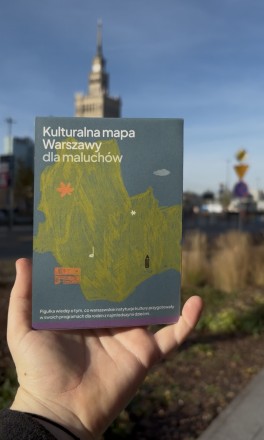 Wydrukowana &bdquo;Kulturalna mapa Warszawy dla maluch&oacute;w&rdquo;. Fot. Anna Kurelska